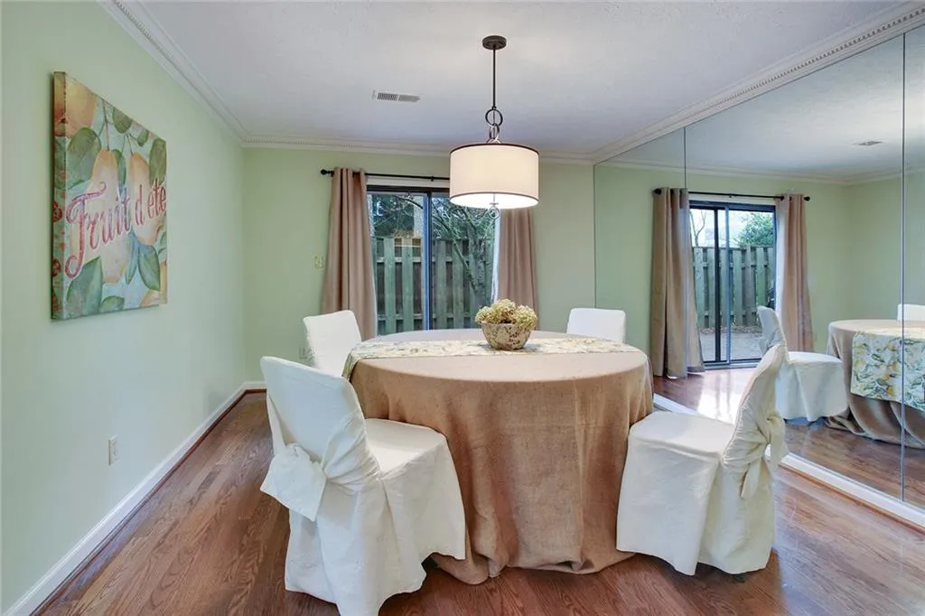 480 The North Chace, Sandy Springs, Georgia 30328, 3 Bedrooms Bedrooms, ,2 BathroomsBathrooms,Residential,Sold,480 The North Chace,5632443