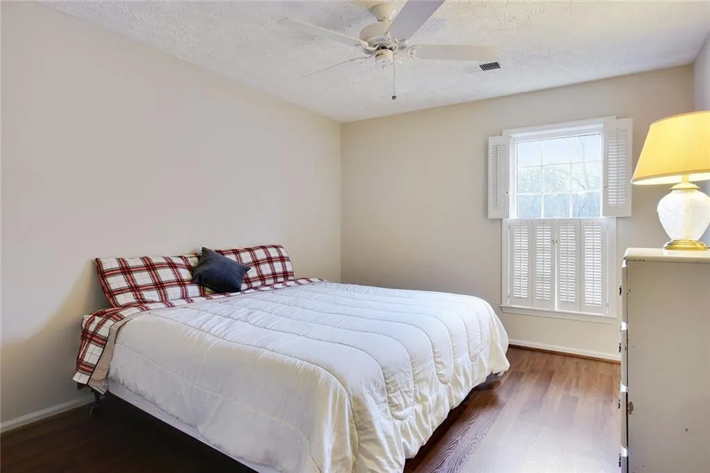 480 The North Chace, Sandy Springs, Georgia 30328, 3 Bedrooms Bedrooms, ,2 BathroomsBathrooms,Residential,Sold,480 The North Chace,5632443