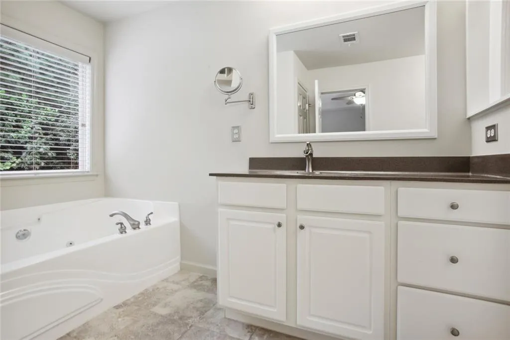 7896 Kiverton Place, Sandy Springs, Georgia 30350, 3 Bedrooms Bedrooms, ,3 BathroomsBathrooms,Residential,Sold,7896 Kiverton Place,7100833