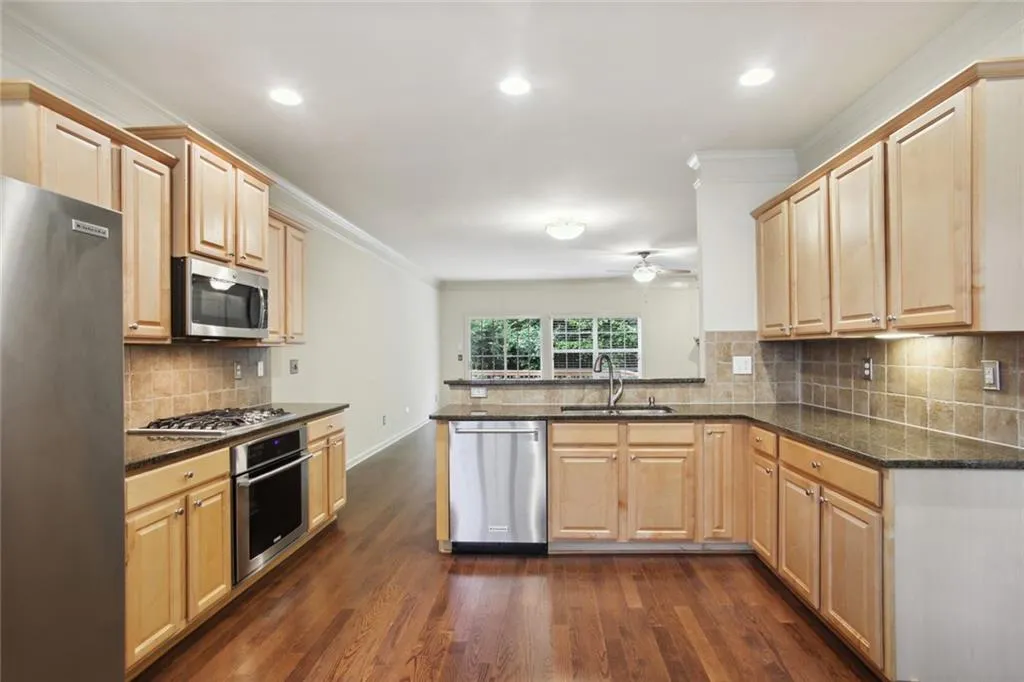 7896 Kiverton Place, Sandy Springs, Georgia 30350, 3 Bedrooms Bedrooms, ,3 BathroomsBathrooms,Residential,Sold,7896 Kiverton Place,7100833