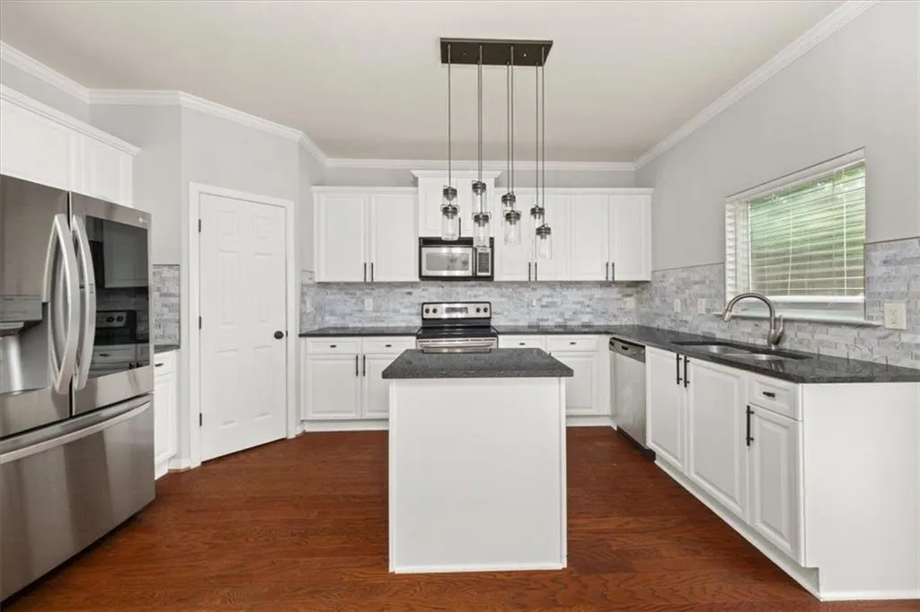 1168 Liberty Parkway Nw, Atlanta, Georgia 30318, 3 Bedrooms Bedrooms, ,3 BathroomsBathrooms,Residential,For Sale,1168 Liberty Parkway Nw,7592201