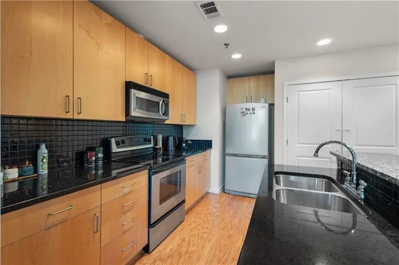 250 Pharr Road Ne Unit 607, Atlanta, Georgia 30305, 1 Bedroom Bedrooms, ,1 BathroomBathrooms,Residential,For Sale,250 Pharr Road Ne Unit 607,7670517 250 Pharr Road Ne Unit 607, Atlanta, Georgia 30305, 1 Bedroom Bedrooms, ,1 BathroomBathrooms,Residential,For Sale,250 Pharr Road Ne Unit 607,7670517