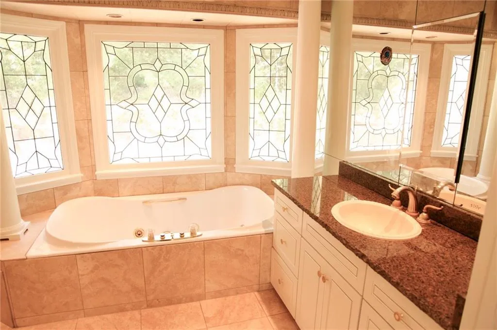 5125 Powers Ferry Road Nw, Sandy Springs, Georgia 30327, 5 Bedrooms Bedrooms, ,3 BathroomsBathrooms,Residential,Sold,5125 Powers Ferry Road Nw,6717251