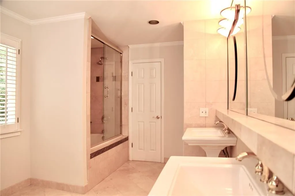 5125 Powers Ferry Road Nw, Sandy Springs, Georgia 30327, 5 Bedrooms Bedrooms, ,3 BathroomsBathrooms,Residential,Sold,5125 Powers Ferry Road Nw,6717251