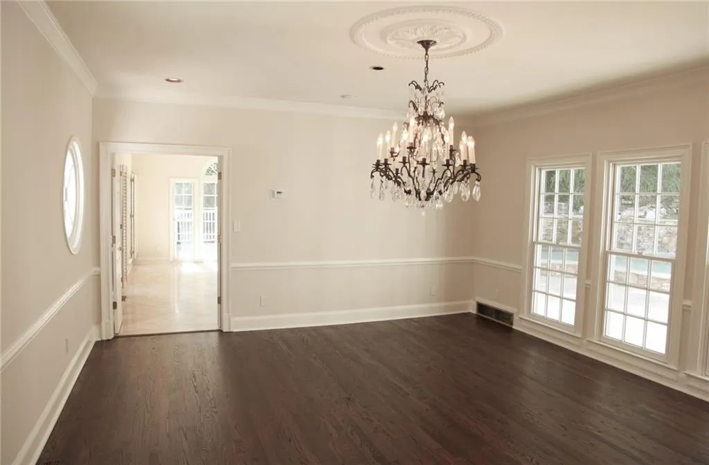 5125 Powers Ferry Road Nw, Sandy Springs, Georgia 30327, 5 Bedrooms Bedrooms, ,3 BathroomsBathrooms,Residential,Sold,5125 Powers Ferry Road Nw,6717251