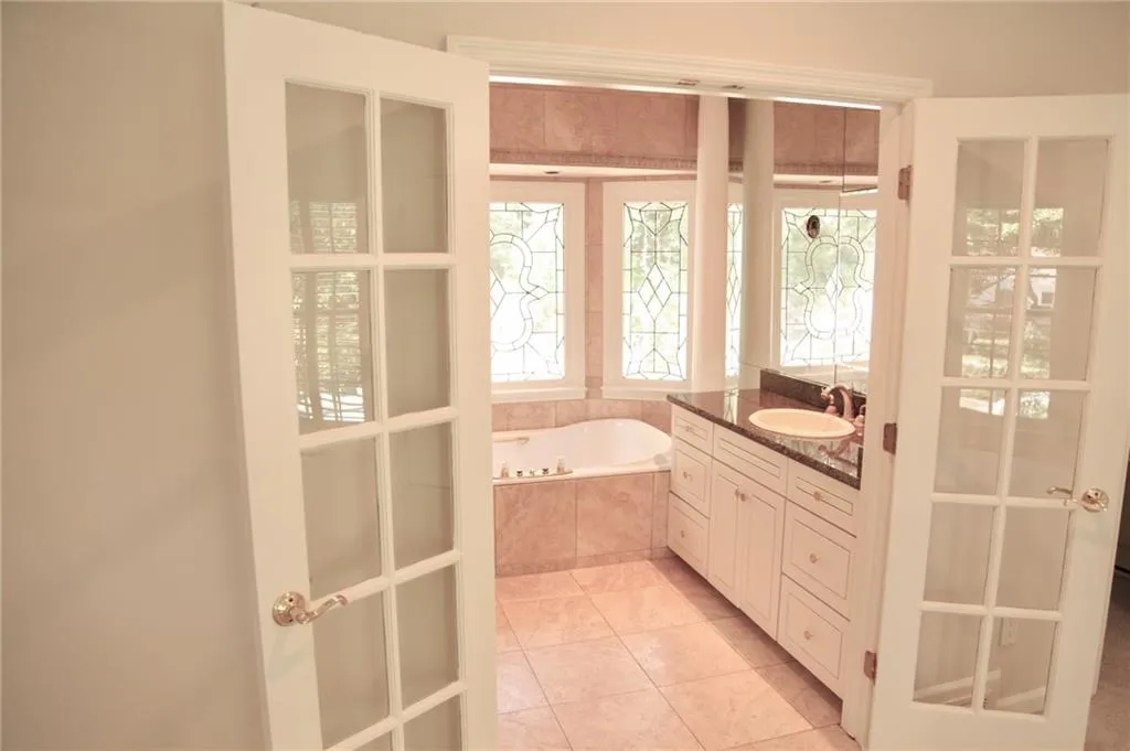 5125 Powers Ferry Road Nw, Sandy Springs, Georgia 30327, 5 Bedrooms Bedrooms, ,3 BathroomsBathrooms,Residential,Sold,5125 Powers Ferry Road Nw,6717251