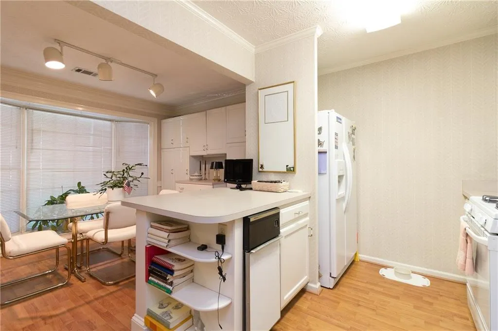 1142 Pitts Road Unit None, Sandy Springs, Georgia 30350, 2 Bedrooms Bedrooms, ,2 BathroomsBathrooms,Residential,Sold,1142 Pitts Road Unit None,5700293