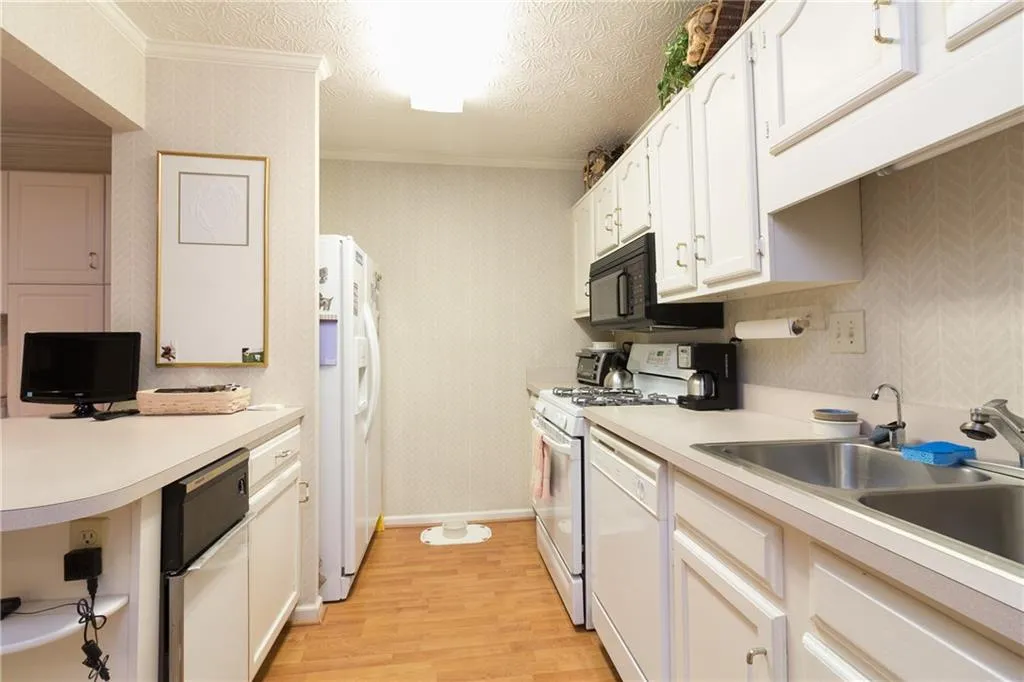1142 Pitts Road Unit None, Sandy Springs, Georgia 30350, 2 Bedrooms Bedrooms, ,2 BathroomsBathrooms,Residential,Sold,1142 Pitts Road Unit None,5700293