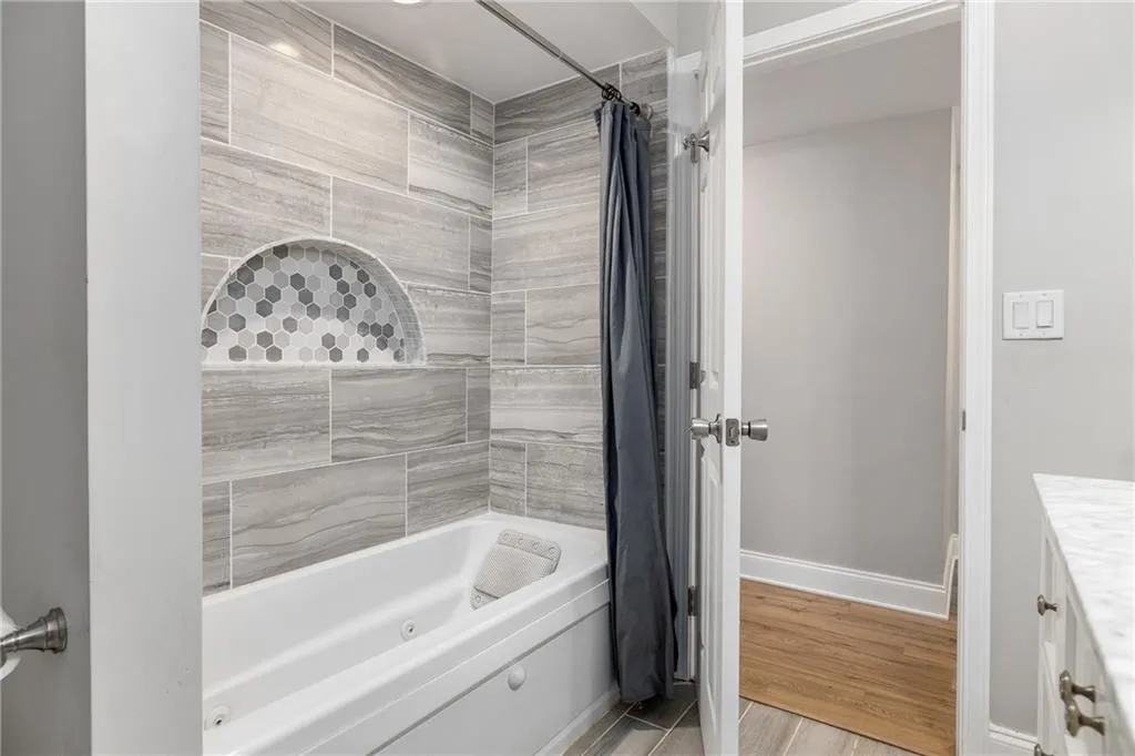 6851 Roswell Road Unit Q12, Atlanta, Georgia 30328, 3 Bedrooms Bedrooms, ,2 BathroomsBathrooms,Residential,Sold,6851 Roswell Road Unit Q12,6940725