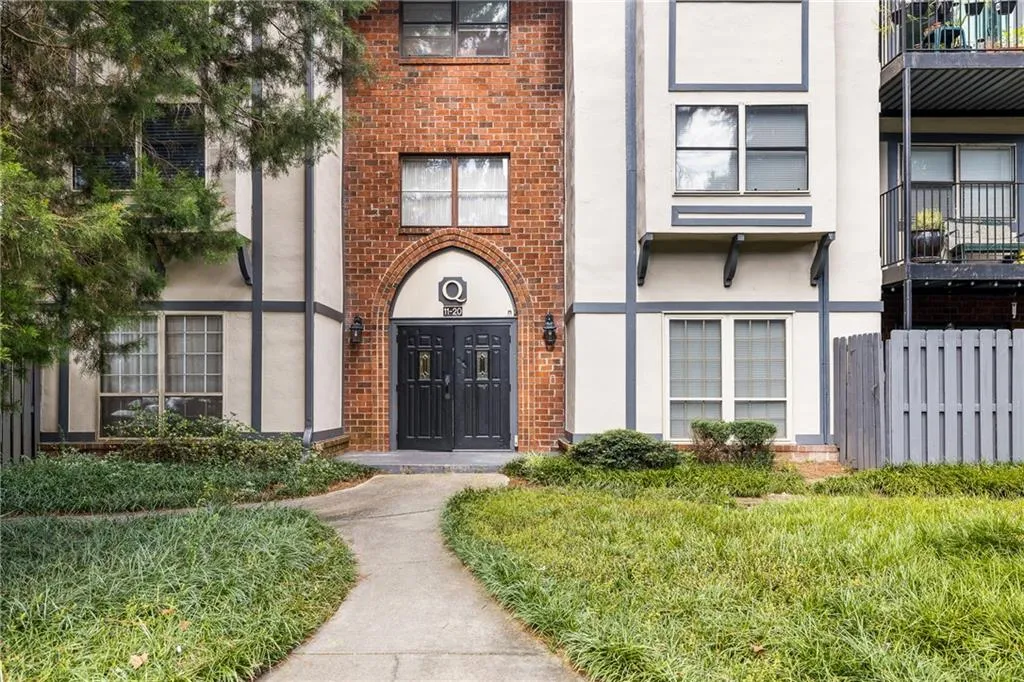 6851 Roswell Road Unit Q12, Atlanta, Georgia 30328, 3 Bedrooms Bedrooms, ,2 BathroomsBathrooms,Residential,Sold,6851 Roswell Road Unit Q12,6940725