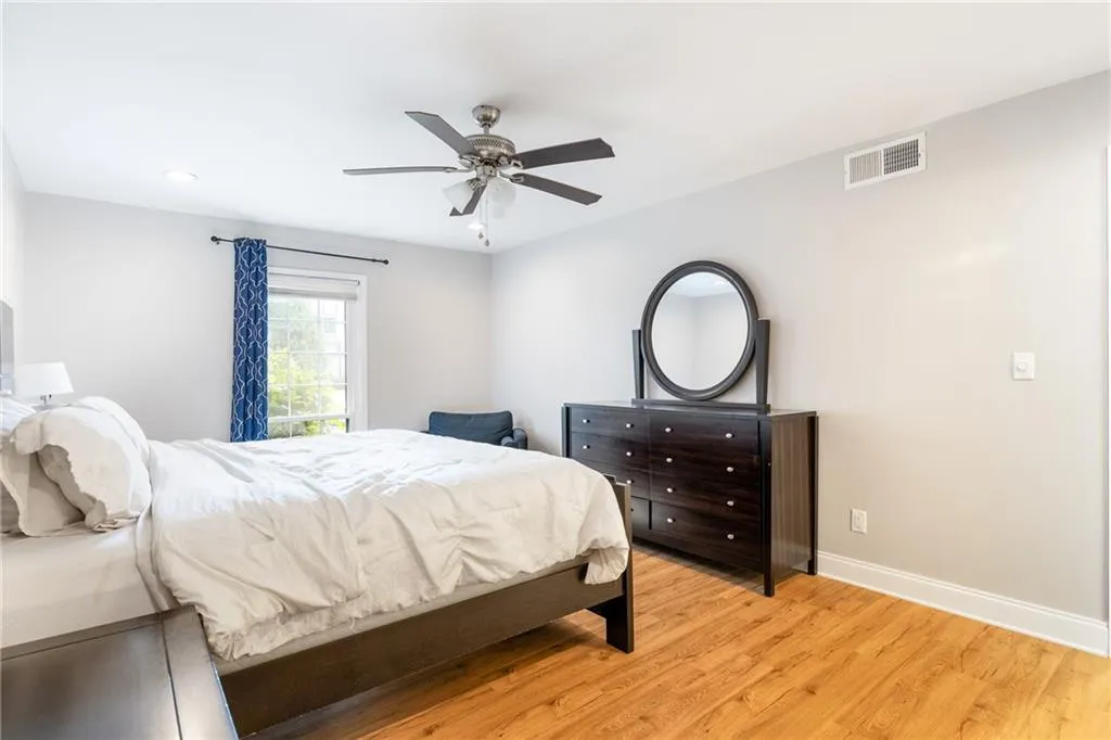 6851 Roswell Road Unit Q12, Atlanta, Georgia 30328, 3 Bedrooms Bedrooms, ,2 BathroomsBathrooms,Residential,Sold,6851 Roswell Road Unit Q12,6940725