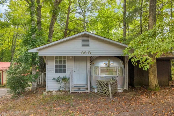 83 Lost Valley Drive, Cleveland, Georgia 30528