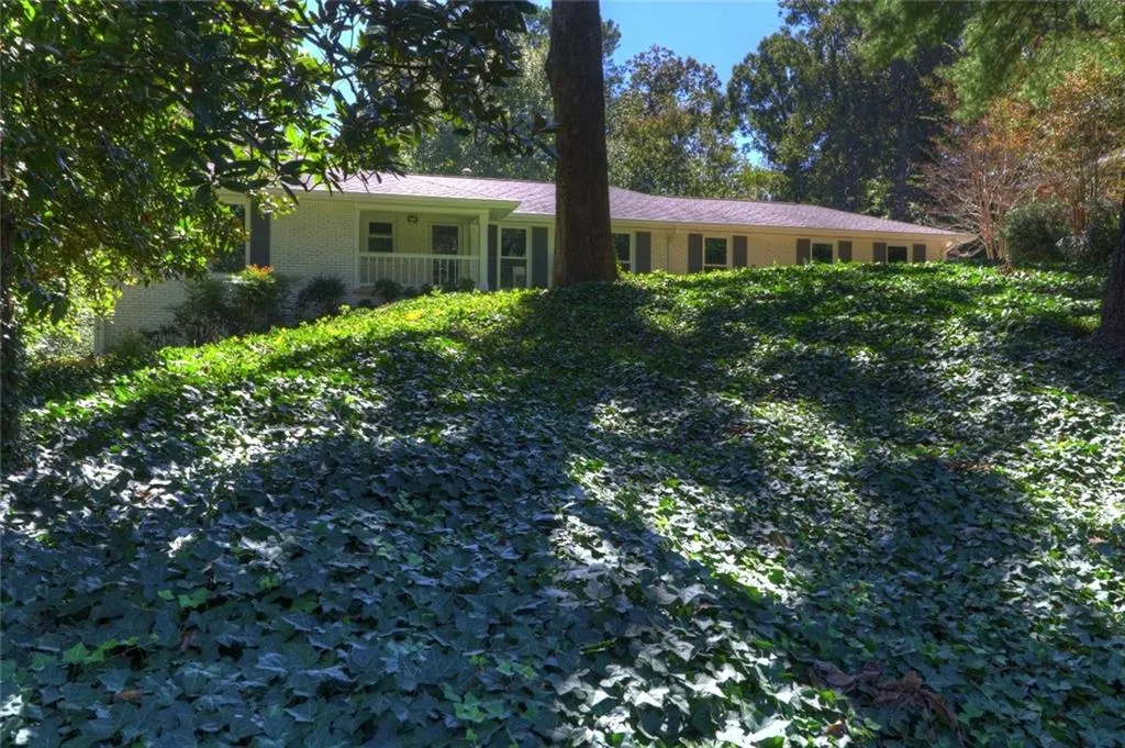 265 Beachland Drive, Sandy Springs, Georgia 30342, 4 Bedrooms Bedrooms, ,3 BathroomsBathrooms,Residential,Sold,265 Beachland Drive,6790131