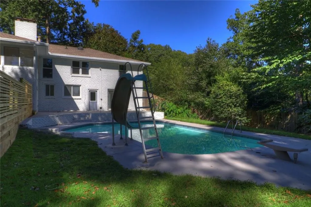 265 Beachland Drive, Sandy Springs, Georgia 30342, 4 Bedrooms Bedrooms, ,3 BathroomsBathrooms,Residential,Sold,265 Beachland Drive,6790131