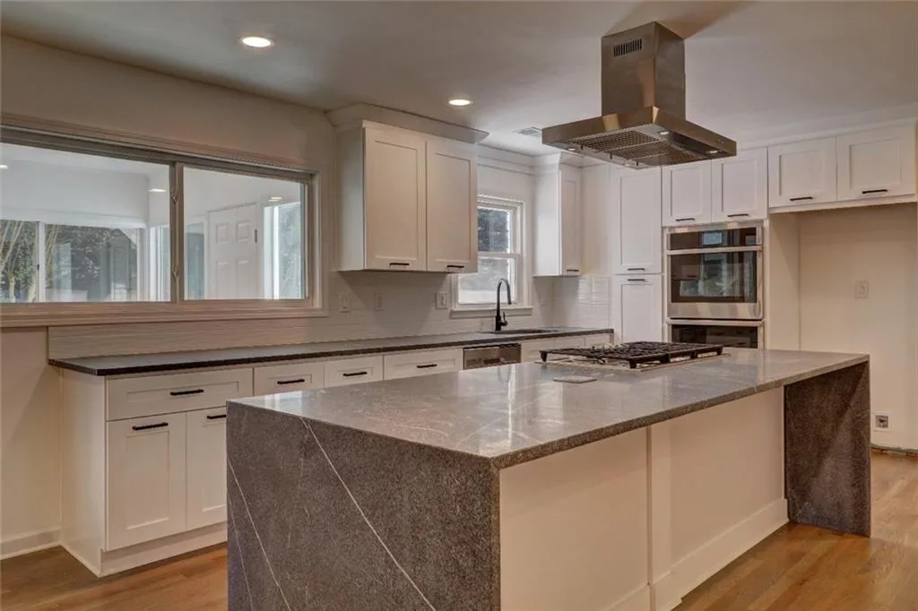 265 Beachland Drive, Sandy Springs, Georgia 30342, 4 Bedrooms Bedrooms, ,3 BathroomsBathrooms,Residential,Sold,265 Beachland Drive,6790131