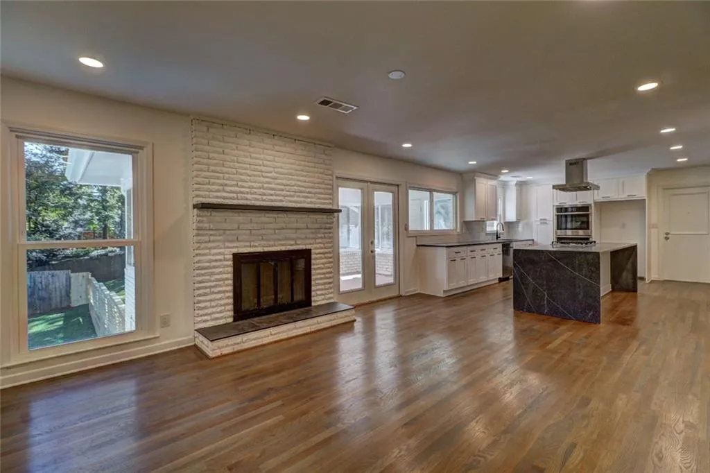 265 Beachland Drive, Sandy Springs, Georgia 30342, 4 Bedrooms Bedrooms, ,3 BathroomsBathrooms,Residential,Sold,265 Beachland Drive,6790131