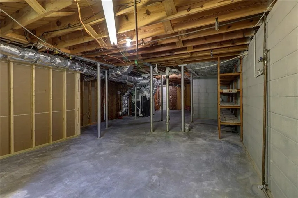 265 Beachland Drive, Sandy Springs, Georgia 30342, 4 Bedrooms Bedrooms, ,3 BathroomsBathrooms,Residential,Sold,265 Beachland Drive,6790131