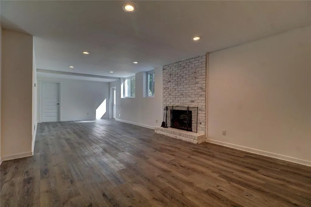 265 Beachland Drive, Sandy Springs, Georgia 30342, 4 Bedrooms Bedrooms, ,3 BathroomsBathrooms,Residential,Sold,265 Beachland Drive,6790131