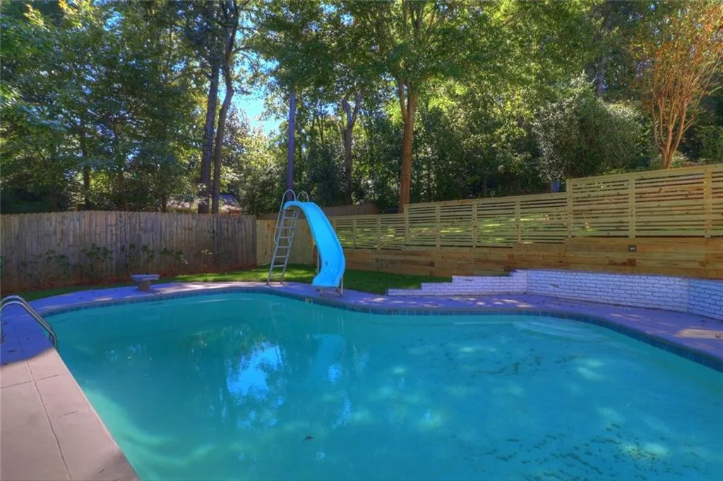 265 Beachland Drive, Sandy Springs, Georgia 30342, 4 Bedrooms Bedrooms, ,3 BathroomsBathrooms,Residential,Sold,265 Beachland Drive,6790131