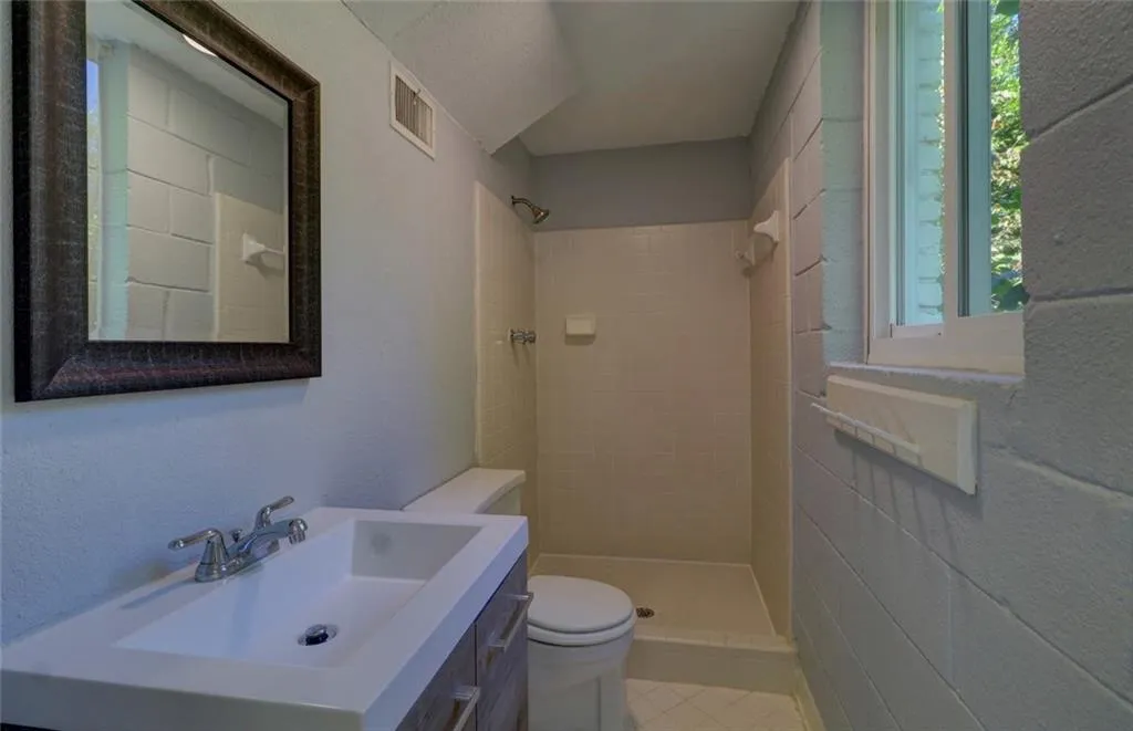 265 Beachland Drive, Sandy Springs, Georgia 30342, 4 Bedrooms Bedrooms, ,3 BathroomsBathrooms,Residential,Sold,265 Beachland Drive,6790131