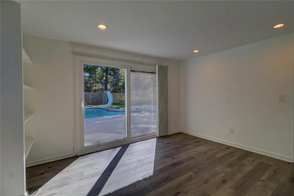 265 Beachland Drive, Sandy Springs, Georgia 30342, 4 Bedrooms Bedrooms, ,3 BathroomsBathrooms,Residential,Sold,265 Beachland Drive,6790131