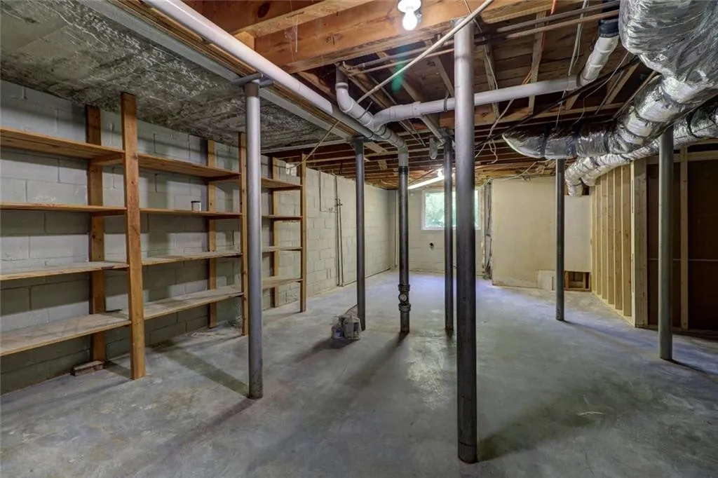 265 Beachland Drive, Sandy Springs, Georgia 30342, 4 Bedrooms Bedrooms, ,3 BathroomsBathrooms,Residential,Sold,265 Beachland Drive,6790131