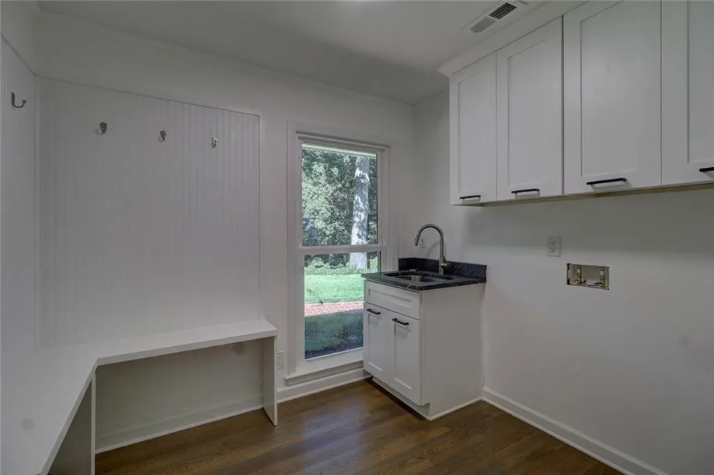 265 Beachland Drive, Sandy Springs, Georgia 30342, 4 Bedrooms Bedrooms, ,3 BathroomsBathrooms,Residential,Sold,265 Beachland Drive,6790131