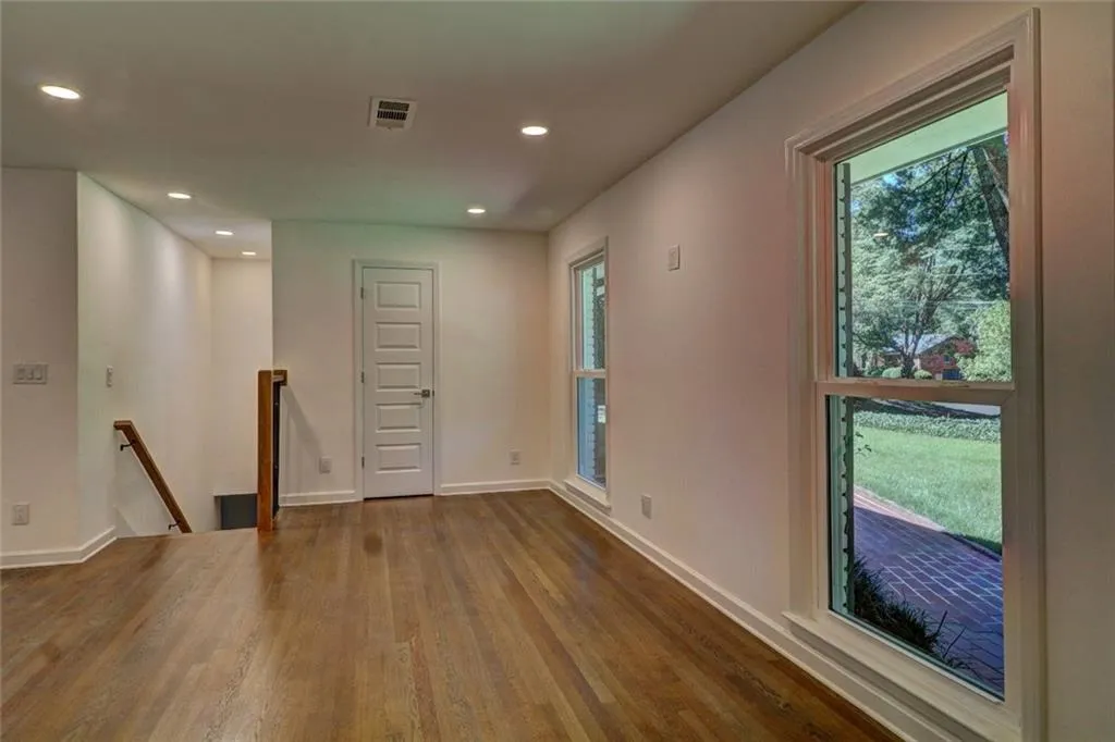 265 Beachland Drive, Sandy Springs, Georgia 30342, 4 Bedrooms Bedrooms, ,3 BathroomsBathrooms,Residential,Sold,265 Beachland Drive,6790131