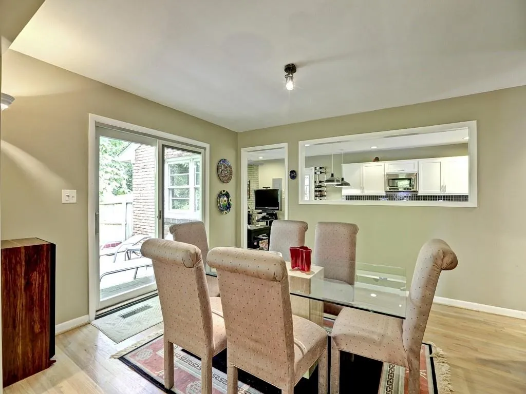695 E Northway Lane, Atlanta, Georgia 30342, 3 Bedrooms Bedrooms, ,2 BathroomsBathrooms,Residential,Sold,695 E Northway Lane,5568920