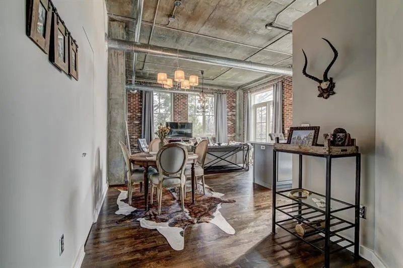 3235 Roswell Road Ne Unit 411, Atlanta, Georgia 30305, 1 Bedroom Bedrooms, ,1 BathroomBathrooms,Residential,Sold,3235 Roswell Road Ne Unit 411,5946535
