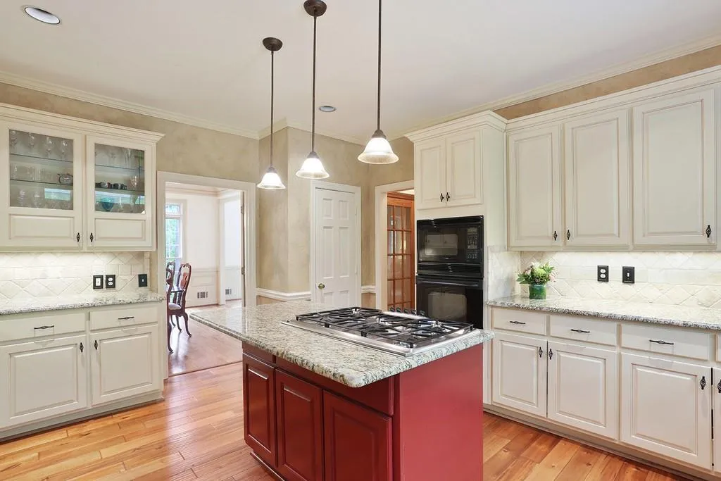 20 Cliffside Crossing, Sandy Springs, Georgia 30350, 5 Bedrooms Bedrooms, ,4 BathroomsBathrooms,Residential,Sold,20 Cliffside Crossing,6512862