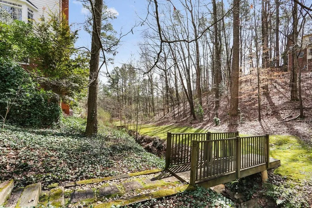 20 Cliffside Crossing, Sandy Springs, Georgia 30350, 5 Bedrooms Bedrooms, ,4 BathroomsBathrooms,Residential,Sold,20 Cliffside Crossing,6512862
