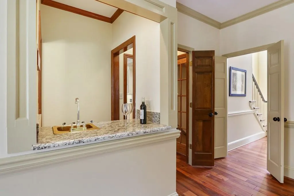 20 Cliffside Crossing, Sandy Springs, Georgia 30350, 5 Bedrooms Bedrooms, ,4 BathroomsBathrooms,Residential,Sold,20 Cliffside Crossing,6512862
