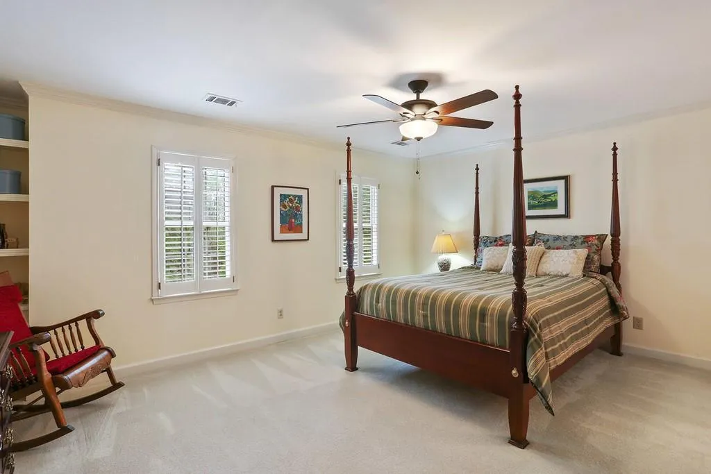20 Cliffside Crossing, Sandy Springs, Georgia 30350, 5 Bedrooms Bedrooms, ,4 BathroomsBathrooms,Residential,Sold,20 Cliffside Crossing,6512862