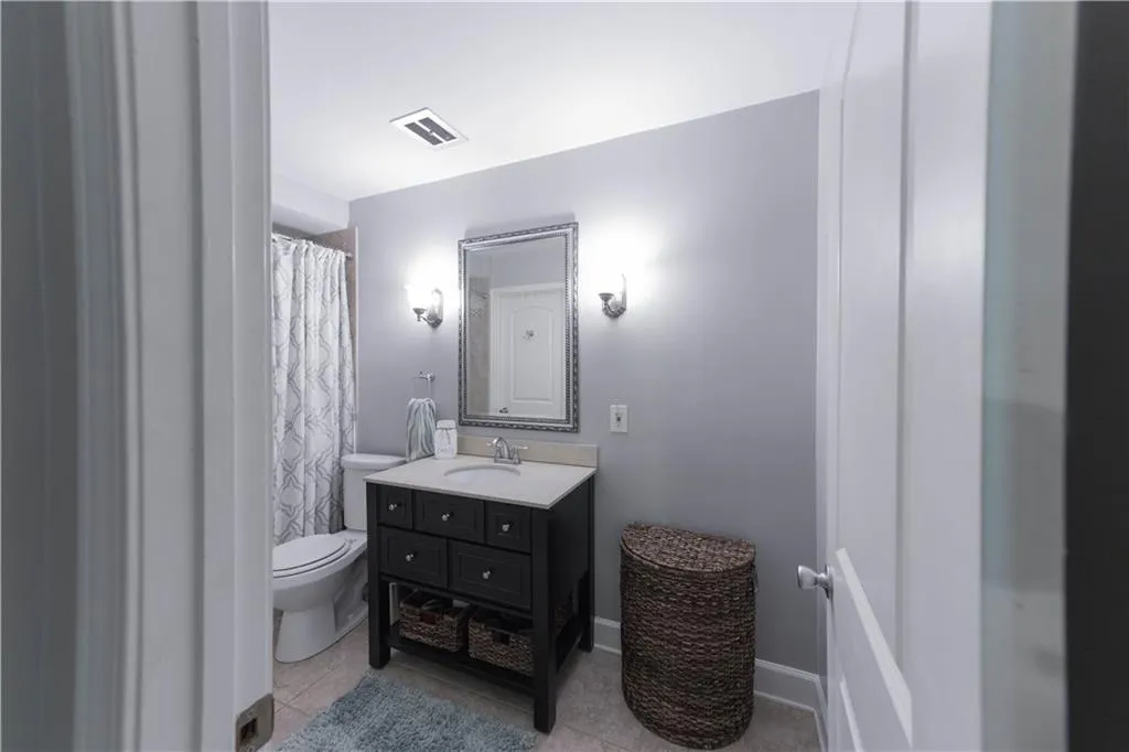 5400 Roswell Road Unit G4, Sandy Springs, Georgia 30342, 1 Bedroom Bedrooms, ,1 BathroomBathrooms,Residential,Sold,5400 Roswell Road Unit G4,7000032