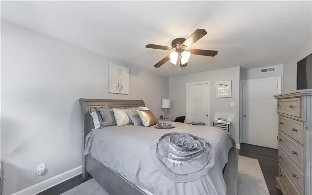 5400 Roswell Road Unit G4, Sandy Springs, Georgia 30342, 1 Bedroom Bedrooms, ,1 BathroomBathrooms,Residential,Sold,5400 Roswell Road Unit G4,7000032