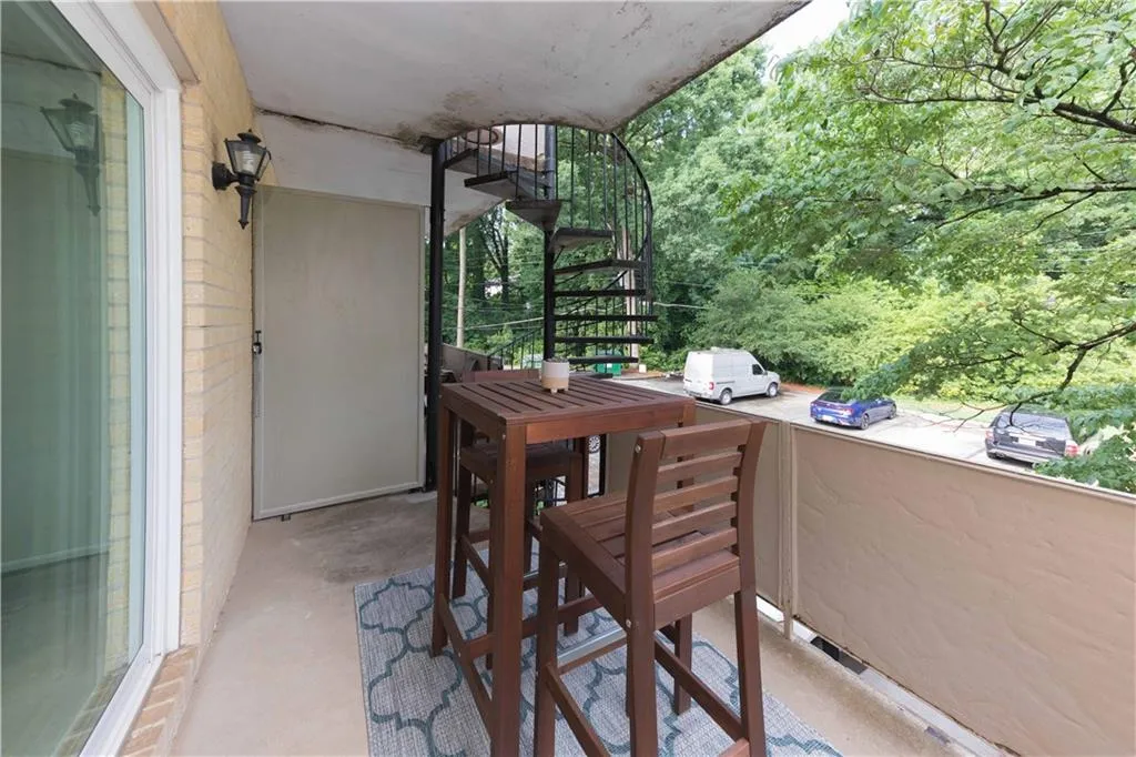 5400 Roswell Road Unit G4, Sandy Springs, Georgia 30342, 1 Bedroom Bedrooms, ,1 BathroomBathrooms,Residential,Sold,5400 Roswell Road Unit G4,7000032