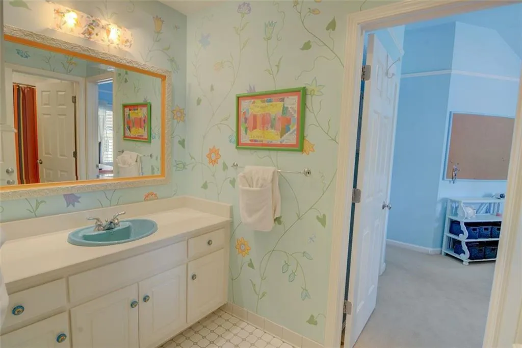 515 Redding View Court, Sandy Springs, Georgia 30328, 4 Bedrooms Bedrooms, ,4 BathroomsBathrooms,Residential,Sold,515 Redding View Court,7270970