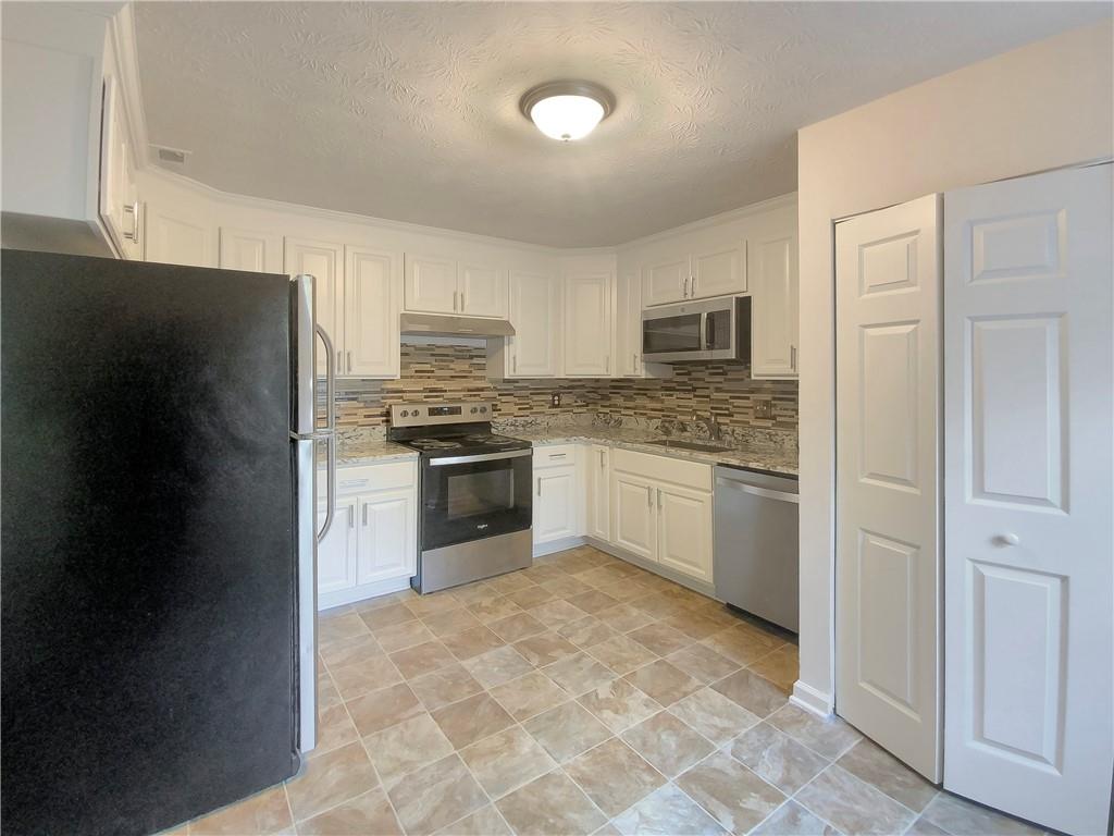 390 N River Parkway Unit D, Atlanta, Georgia 30350, 3 Bedrooms Bedrooms, ,2 BathroomsBathrooms,Residential,Sold,390 N River Parkway Unit D,7327659