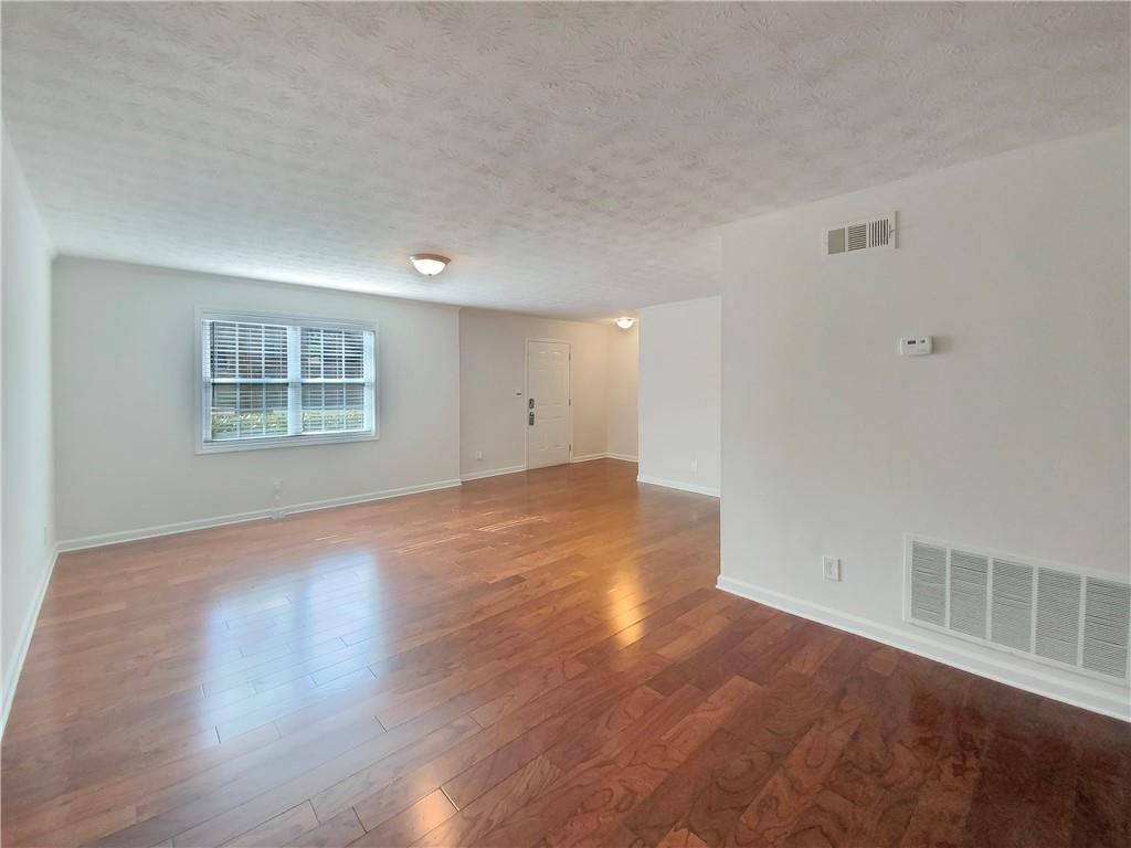 390 N River Parkway Unit D, Atlanta, Georgia 30350, 3 Bedrooms Bedrooms, ,2 BathroomsBathrooms,Residential,Sold,390 N River Parkway Unit D,7327659