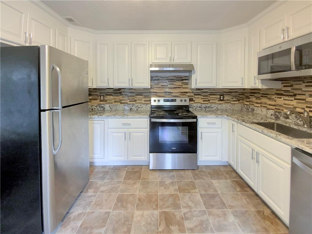 390 N River Parkway Unit D, Atlanta, Georgia 30350, 3 Bedrooms Bedrooms, ,2 BathroomsBathrooms,Residential,Sold,390 N River Parkway Unit D,7327659