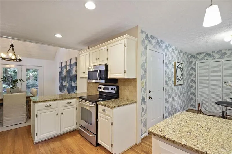 2792 Lansdowne Lane Se, Atlanta, Georgia 30339, 4 Bedrooms Bedrooms, ,3 BathroomsBathrooms,Residential,For Sale,2792 Lansdowne Lane Se,7666250