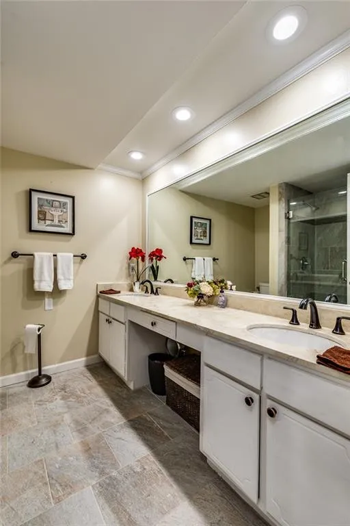 6851 Roswell Road Unit I23, Sandy Springs, Georgia 30328, 3 Bedrooms Bedrooms, ,2 BathroomsBathrooms,Residential,Sold,6851 Roswell Road Unit I23,6586340