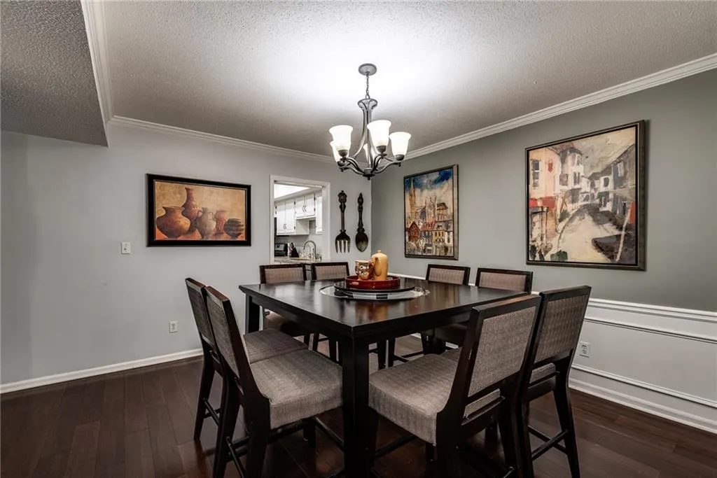 6851 Roswell Road Unit I23, Sandy Springs, Georgia 30328, 3 Bedrooms Bedrooms, ,2 BathroomsBathrooms,Residential,Sold,6851 Roswell Road Unit I23,6586340