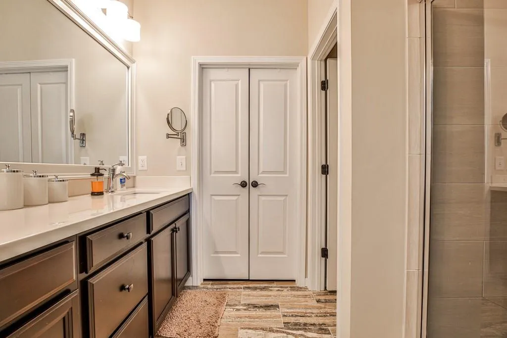 979 Bergeron Place, Atlanta, Georgia 30328, 4 Bedrooms Bedrooms, ,3 BathroomsBathrooms,Residential,Sold,979 Bergeron Place,6865548