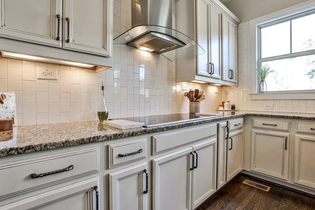 979 Bergeron Place, Atlanta, Georgia 30328, 4 Bedrooms Bedrooms, ,3 BathroomsBathrooms,Residential,Sold,979 Bergeron Place,6865548