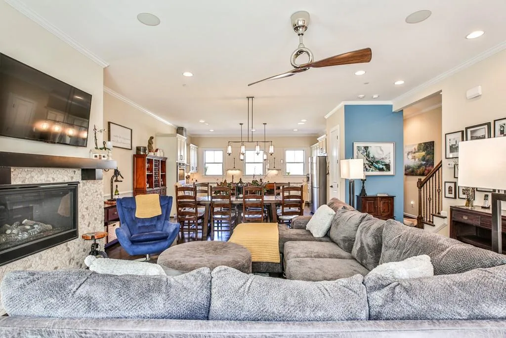 979 Bergeron Place, Atlanta, Georgia 30328, 4 Bedrooms Bedrooms, ,3 BathroomsBathrooms,Residential,Sold,979 Bergeron Place,6865548