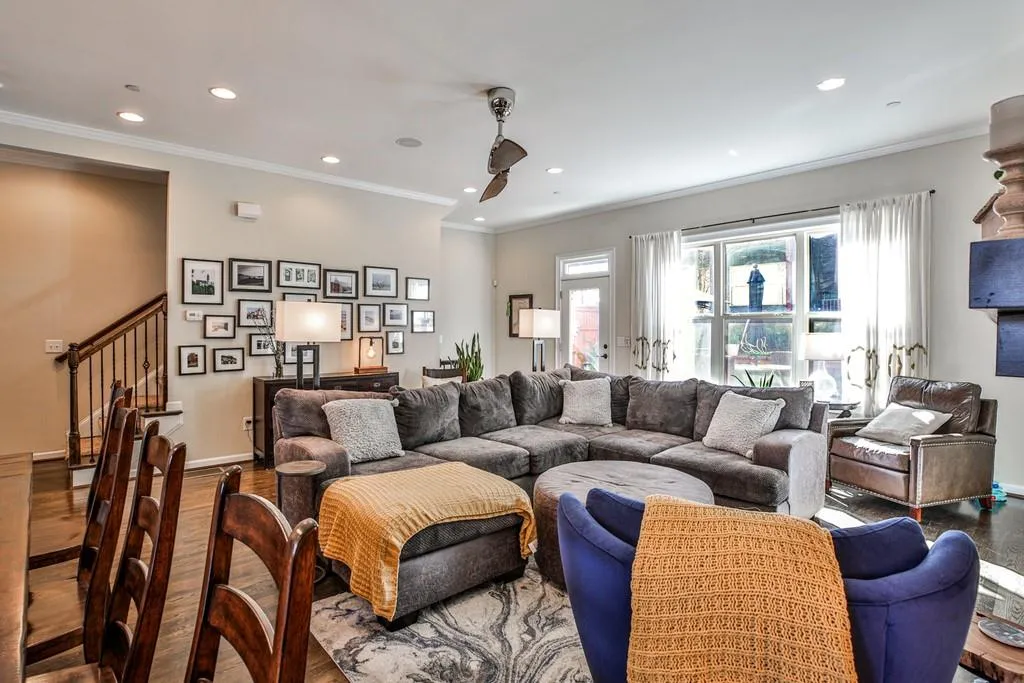 979 Bergeron Place, Atlanta, Georgia 30328, 4 Bedrooms Bedrooms, ,3 BathroomsBathrooms,Residential,Sold,979 Bergeron Place,6865548