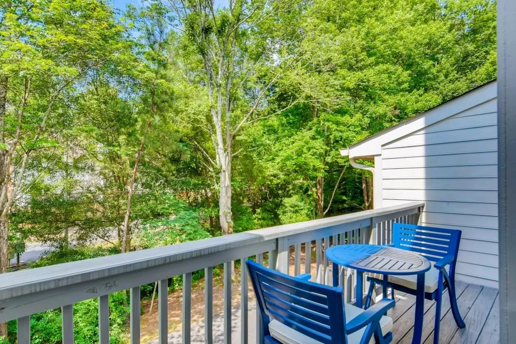 48 Huntington Place Drive, Sandy Springs, Georgia 30350, 2 Bedrooms Bedrooms, ,2 BathroomsBathrooms,Residential,Sold,48 Huntington Place Drive,6734322