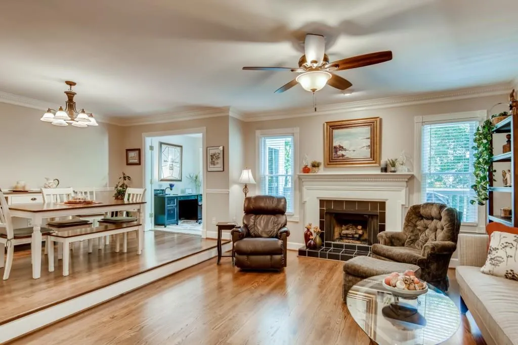 48 Huntington Place Drive, Sandy Springs, Georgia 30350, 2 Bedrooms Bedrooms, ,2 BathroomsBathrooms,Residential,Sold,48 Huntington Place Drive,6734322